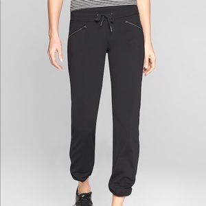 Athleta metro slouch pants / joggers